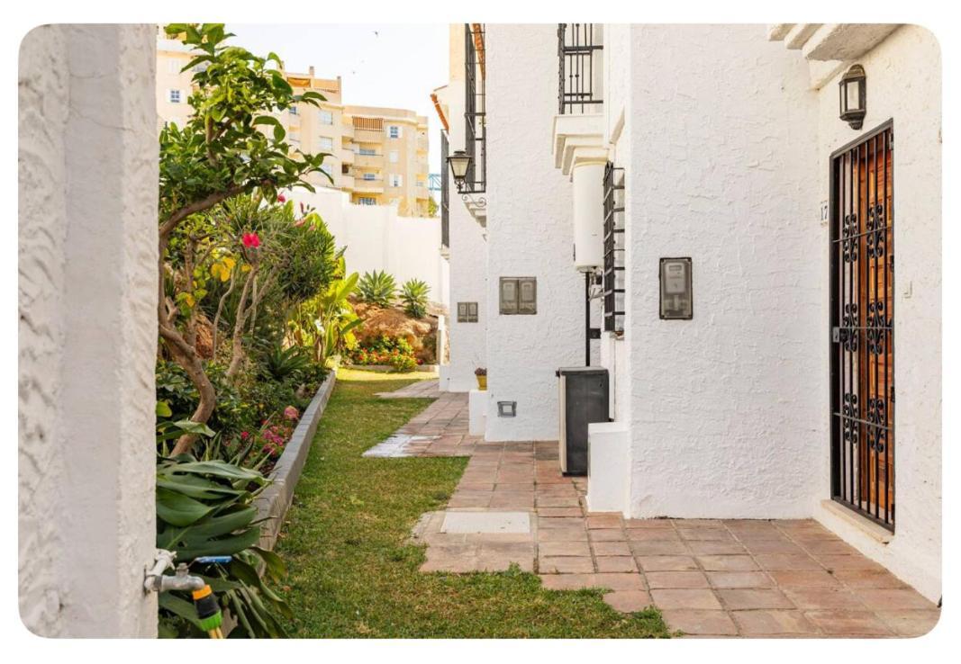 La Casa En La Carihuela Playa A 4 Minutos A Pie Villa Torremolinos Exterior photo